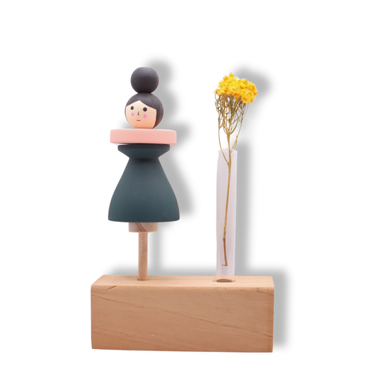 The Characters Bud Vase | Deliah #2