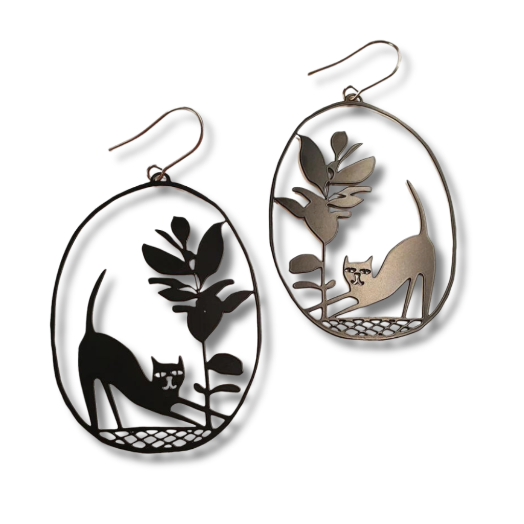 Denz Pickles Cat Earrings | Black