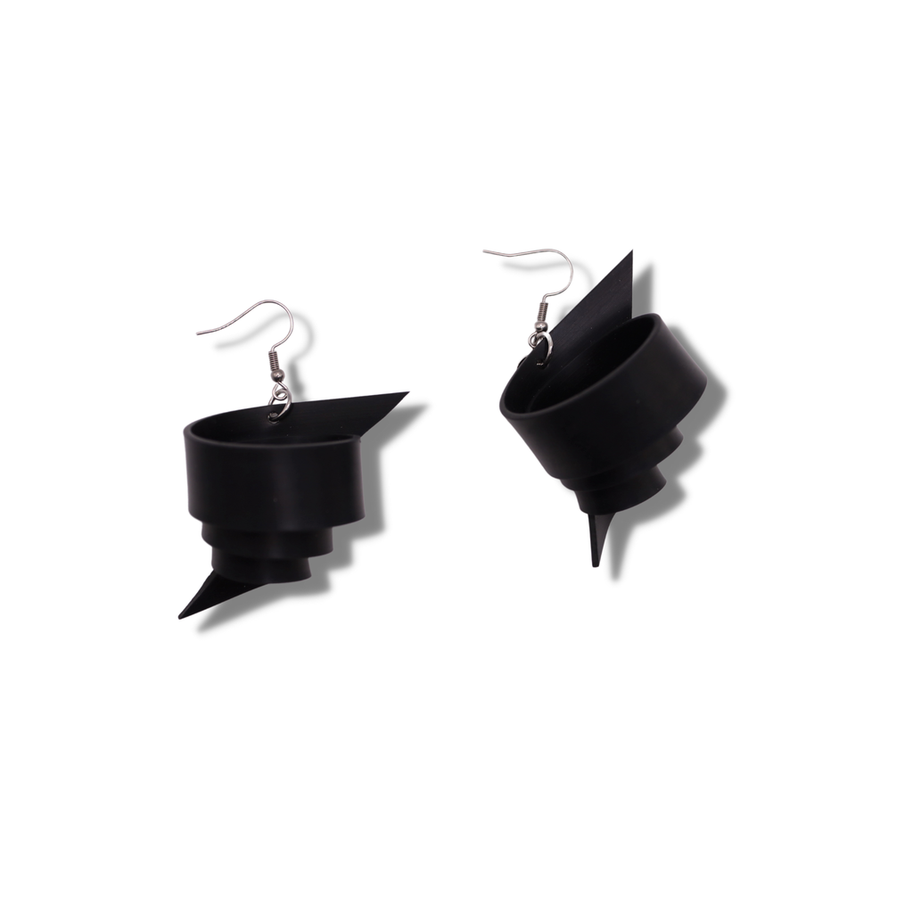 Mika's Design Rasen Earrings | Black